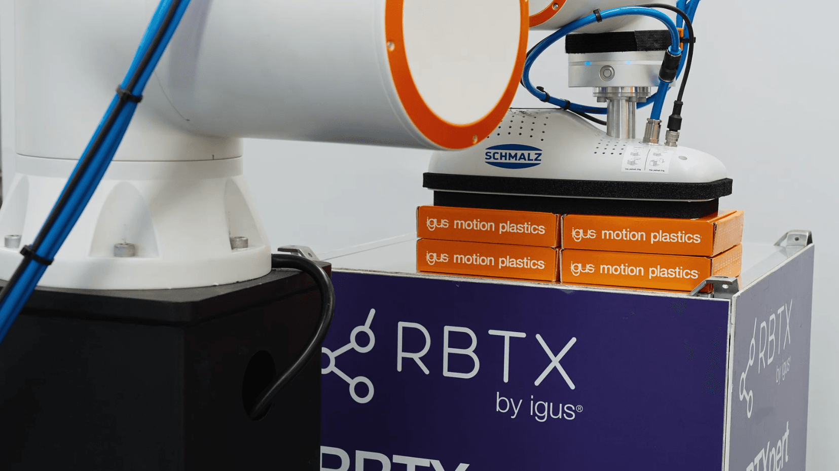 Cardboard Box Pick-Up and Transport Solution with FR20 and ReBeLMove